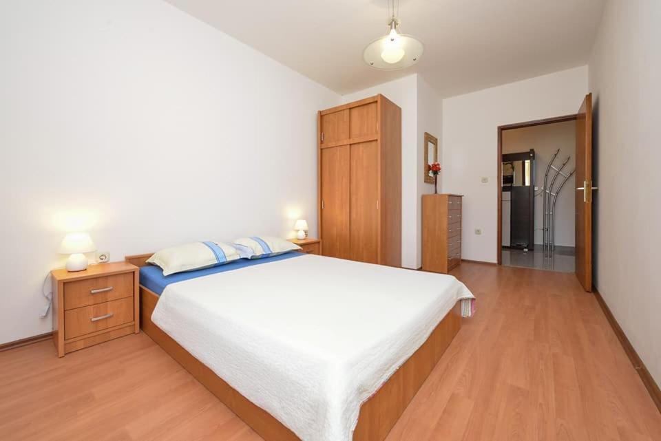 Sreca Apartment Near Beach With Bbq Bibinje Exterior photo